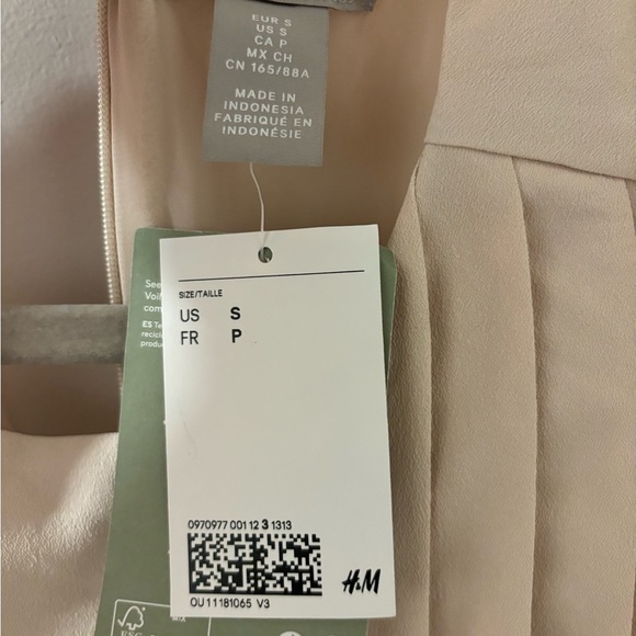 Light pink pleated dress HM (size small) - Picture 3 of 3